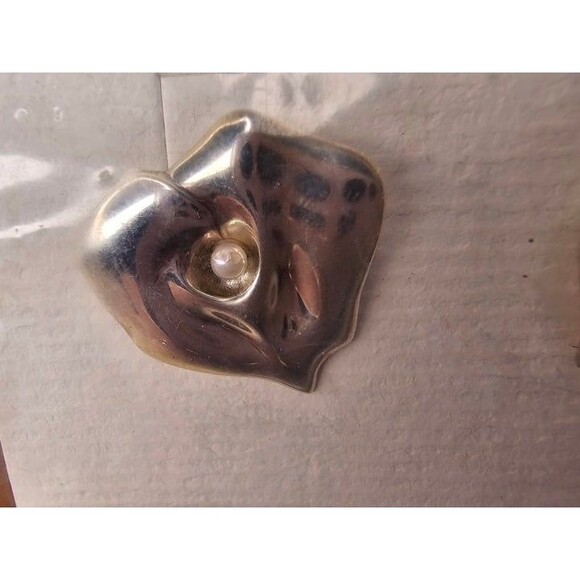 NWT VTG Museum of Fine Arts, Boston Sterling Silver O'Keeffe Lily Earrings - Picture 3 of 3